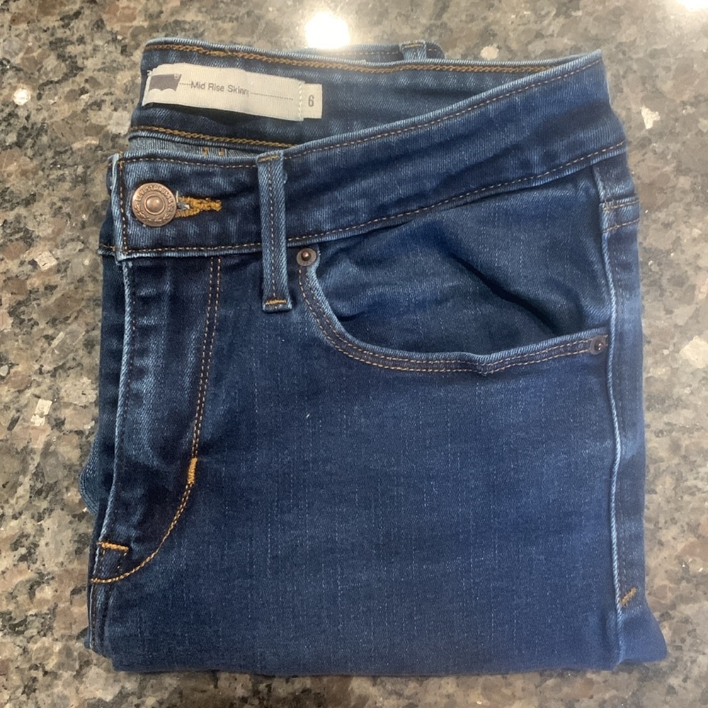 LEVI’S Mid Rise Distressed Skinny Jean - Picture 2 of 7